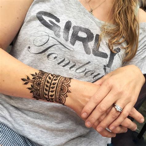 henna wrist tattoo